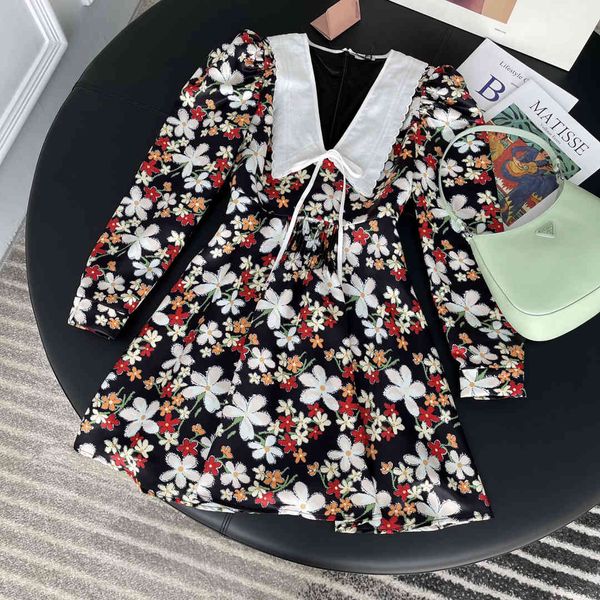 dress lin yun'er's same miu family forest floral print lapel french small fresh waist, White;black
dress lin yun'er's same miu family forest floral print lapel french small fresh waist, White;black