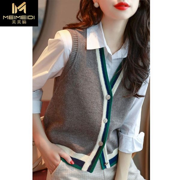 women's vests autumn and winter style sleeveless contrast color knitted cardigan vest sweater for women, Black;white
women's vests autumn and winter style sleeveless contrast color knitted cardigan vest sweater for women, Black;white