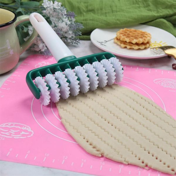 baking & pastry tools multifunction fondant strip ribbon cutter roller dockers dough plastic noodle knife diy kitchen cake 
baking & pastry tools multifunction fondant strip ribbon cutter roller dockers dough plastic noodle knife diy kitchen cake