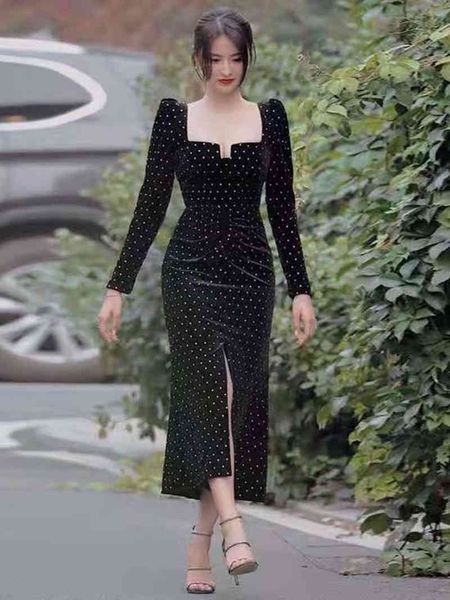 casual dresses female walkway hemmed dress split elegant sleeve long square neck of velvet mvbh, Black;gray
casual dresses female walkway hemmed dress split elegant sleeve long square neck of velvet mvbh, Black;gray