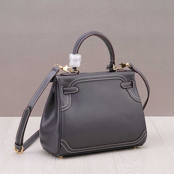 h family lace bag 2021 new fashion plain grain cowhide women's bag single shoulder messenger handbag
h family lace bag 2021 new fashion plain grain cowhide women's bag single shoulder messenger handbag