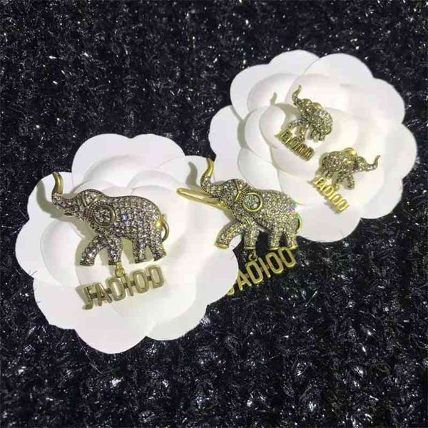 70% off outlet online 2021 classic letter elephant with diamond hairpin silver needle earrings female, Golden
70% off outlet online 2021 classic letter elephant with diamond hairpin silver needle earrings female, Golden