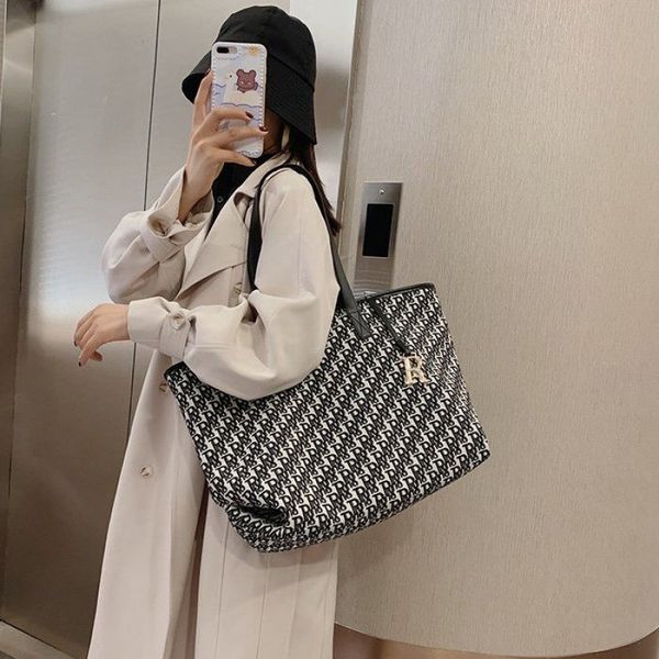 large bag female new fashion capacity canvas bag tote versatile student shoulder handbags
large bag female new fashion capacity canvas bag tote versatile student shoulder handbags