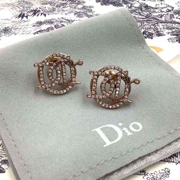 backs earrings d family 2021 letter circle commuting women's net red fashion s925 silver needle, White
backs earrings d family 2021 letter circle commuting women's net red fashion s925 silver needle, White