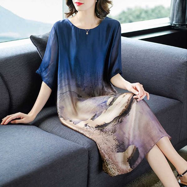 2021 summer broad lady middle aged and old mother's drs long loose large size slim ice silk skirt, Black;gray
2021 summer broad lady middle aged and old mother's drs long loose large size slim ice silk skirt, Black;gray