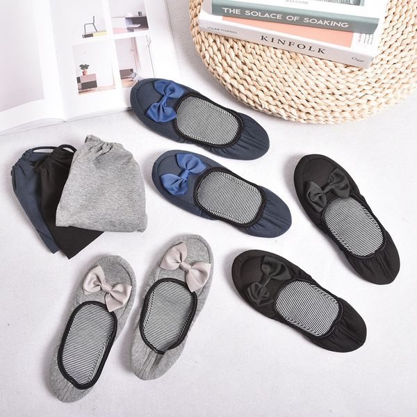 luxury slippers japan travel airlin portable folding indoor mute soft soled cotton slippers with storage carrying sho, Black
luxury slippers japan travel airlin portable folding indoor mute soft soled cotton slippers with storage carrying sho, Black