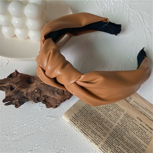 gXd korean dongdamen pu leather middle headbands knot solid leather wide brim wash face hair band femininity go out hairpin, Silver
gXd korean dongdamen pu leather middle headbands knot solid leather wide brim wash face hair band femininity go out hairpin, Silver