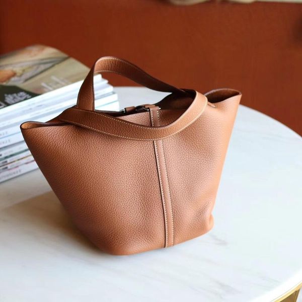 waist bags 18cm 22cm luxury handbags women designer genuine leather for 2021 high quality
waist bags 18cm 22cm luxury handbags women designer genuine leather for 2021 high quality