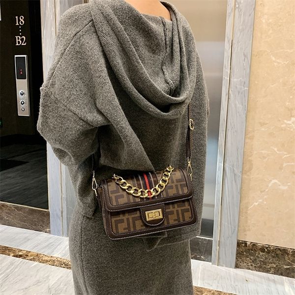 factory store shop bag women's bag 2022 new fashion single shoulder messenger wide shoulder belt foreign style fashionable small square
factory store shop bag women's bag 2022 new fashion single shoulder messenger wide shoulder belt foreign style fashionable small square