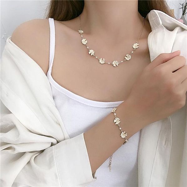 chains sweet white daisy necklaces for women charm gold chain bracelet girls fashion jewelry personality minimalist wedding accessories, Silver
chains sweet white daisy necklaces for women charm gold chain bracelet girls fashion jewelry personality minimalist wedding accessories, Silver