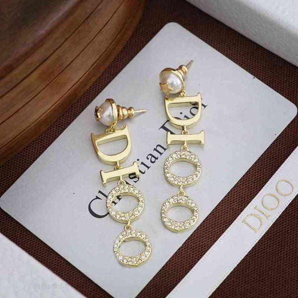 luxury designer fashion d 2021 gold classic jewelry earrings dijia family letter women's temperament advanced sense star same pearl 1da, Red;brown
luxury designer fashion d 2021 gold classic jewelry earrings dijia family letter women's temperament advanced sense star same pearl 1da, Red;brown