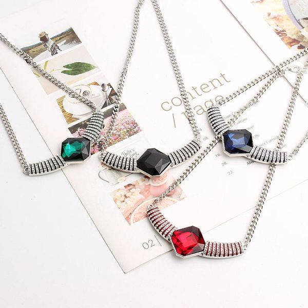 chokers simple exquisite all-match crystal rhinestone ornament pendant necklace fashion crescent gem women choker glamour jewelry, Golden;silver
chokers simple exquisite all-match crystal rhinestone ornament pendant necklace fashion crescent gem women choker glamour jewelry, Golden;silver