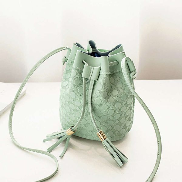 guangzhou bucket bag 2021 fashion embossed tassel mini women's one shoulder msenger bag
guangzhou bucket bag 2021 fashion embossed tassel mini women's one shoulder msenger bag