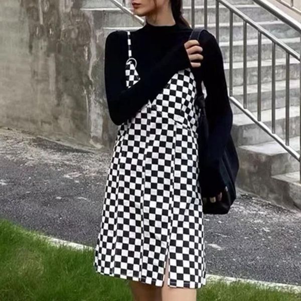 casual dresses 2021 mini sleeveless women autumn chic v-neck spaghetti straps dress fashion backless party woman, Black;gray
casual dresses 2021 mini sleeveless women autumn chic v-neck spaghetti straps dress fashion backless party woman, Black;gray