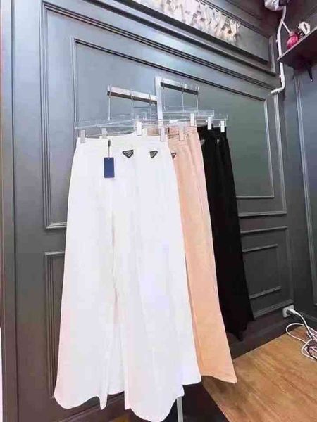 2022 factory wholesale new model summer p home fashion leather standard loose high waist wide leg pants, White;black
2022 factory wholesale new model summer p home fashion leather standard loose high waist wide leg pants, White;black
