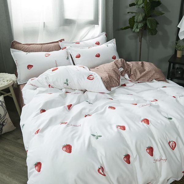 bedding sets grinding four-piece set of active printed imitation cotton aloe vera nantong home textile source wholesale.
bedding sets grinding four-piece set of active printed imitation cotton aloe vera nantong home textile source wholesale.