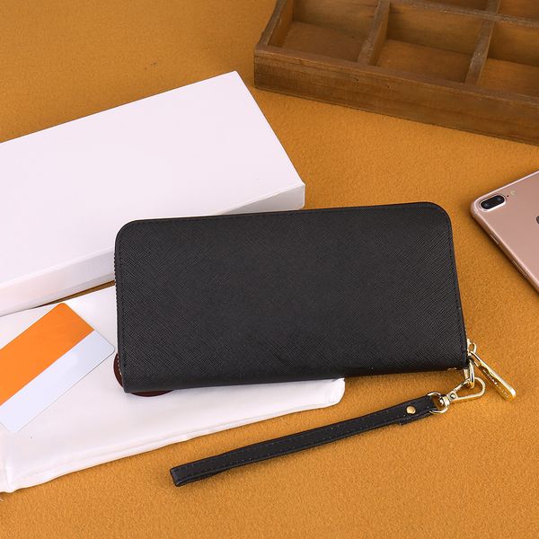luxury design portable key p0uch wallet classic man/women coin purse chain bags with dust bag and box, Red;black
luxury design portable key p0uch wallet classic man/women coin purse chain bags with dust bag and box, Red;black