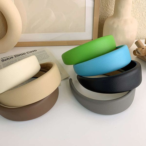 hoop female face washing simple color net red headband binding, Black;brown 
hoop female face washing simple color net red headband binding, Black;brown