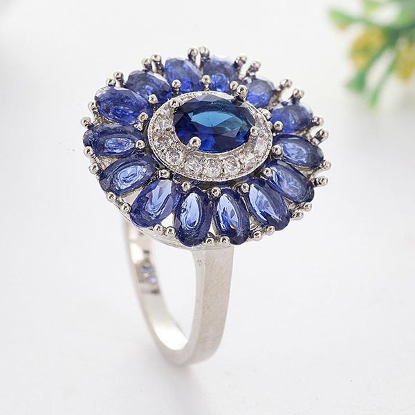 cluster rings fashion lady ring classic design blue white crystal engagement wedding bands jewelry for women party anniversary gift, Golden;silver
cluster rings fashion lady ring classic design blue white crystal engagement wedding bands jewelry for women party anniversary gift, Golden;silver