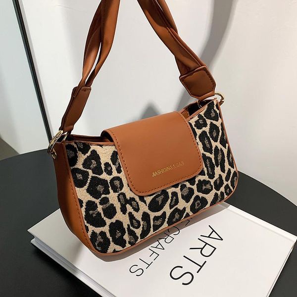 evening bags ladies shoulder underarm female ins trendy fashion western all-match messenger bag
evening bags ladies shoulder underarm female ins trendy fashion western all-match messenger bag