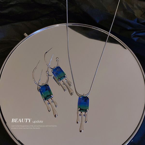 designer necklace luxury chain 925 silver needle geometric gradient crystal personalized earrings korean suit female minority design fashion
designer necklace luxury chain 925 silver needle geometric gradient crystal personalized earrings korean suit female minority design fashion