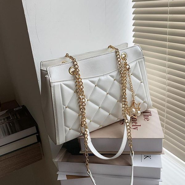 evening bags chain rhombus solid color shoulder bag 2021 fashion women's simple messenger large-capacity handbag
evening bags chain rhombus solid color shoulder bag 2021 fashion women's simple messenger large-capacity handbag