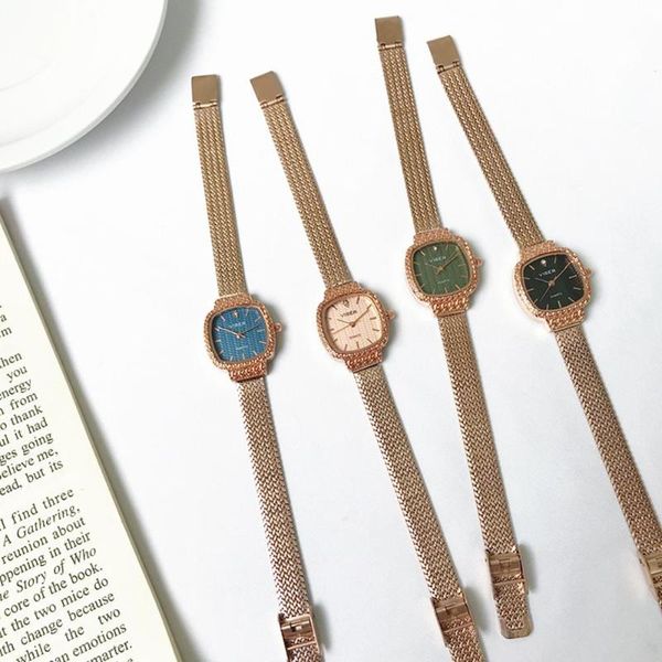 wristwatches fashion retro simple chic quartz leather watch strap rectangle casual square luxury small wheat ear printing women, Slivery;brown
wristwatches fashion retro simple chic quartz leather watch strap rectangle casual square luxury small wheat ear printing women, Slivery;brown