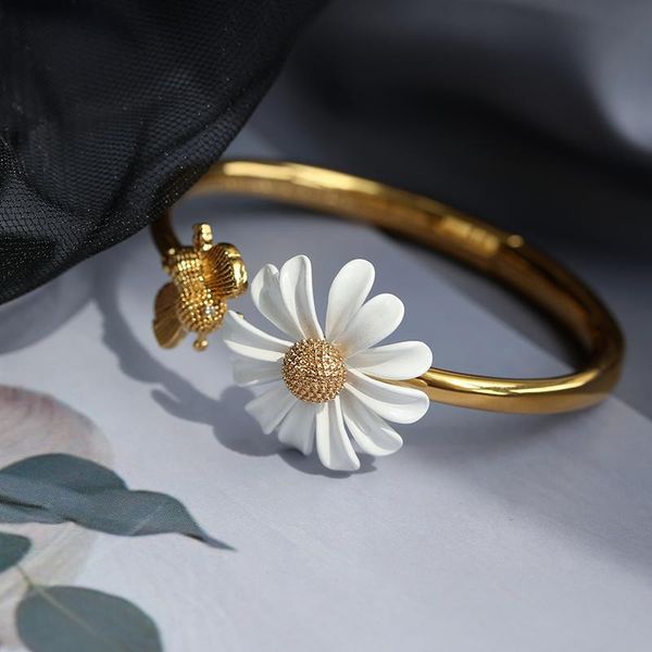 bangle korean fashion white enamel daisy flower bracelet vintage gold metal opening for women party wedding jewelry gifts, Black
bangle korean fashion white enamel daisy flower bracelet vintage gold metal opening for women party wedding jewelry gifts, Black