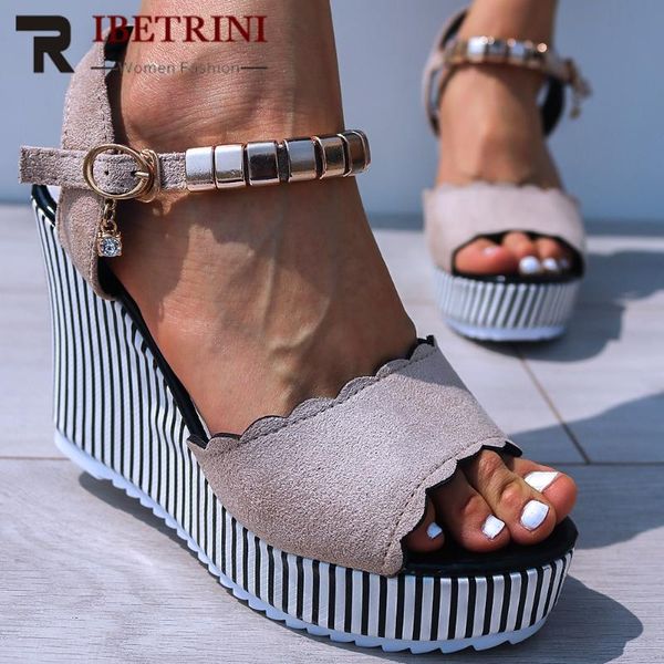 platform wedges sandals buckle strap simple comfy female metal fashion outdoors peep toe shoes for woman, Black
platform wedges sandals buckle strap simple comfy female metal fashion outdoors peep toe shoes for woman, Black