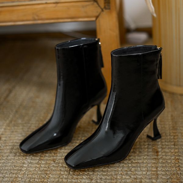 2022 New Women Genuine Leather Ankle Boots Shoes Square Toe Zipper Strange Heels Short Boots Female Footwear Size 34-39, Black
2022 New Women Genuine Leather Ankle Boots Shoes Square Toe Zipper Strange Heels Short Boots Female Footwear Size 34-39, Black