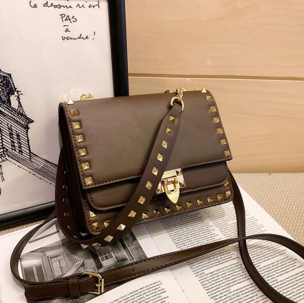 factory wholesale women handbag retro leathers shoulder bag personalized rivet handbags european and american fashion leather messenger bags, Black;red
factory wholesale women handbag retro leathers shoulder bag personalized rivet handbags european and american fashion leather messenger bags, Black;red