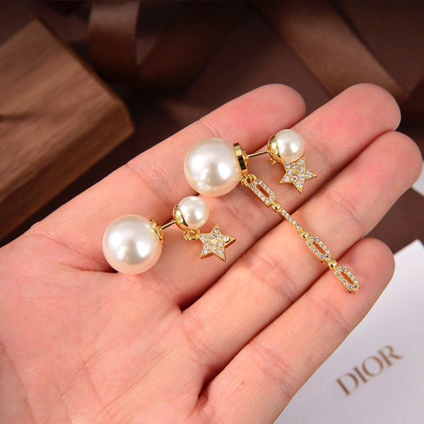 new double sided pearl asymmetric earrings pendant anti allergy women's letter black friday deals, Silver
new double sided pearl asymmetric earrings pendant anti allergy women's letter black friday deals, Silver