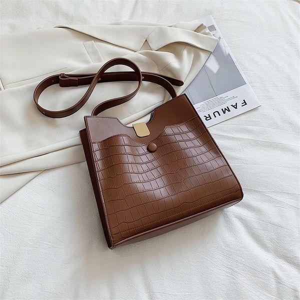 shoulder bags crocodile pattern bucket bag 2021 fashion quality pu leather women's designer handbag high capacity messenger
shoulder bags crocodile pattern bucket bag 2021 fashion quality pu leather women's designer handbag high capacity messenger