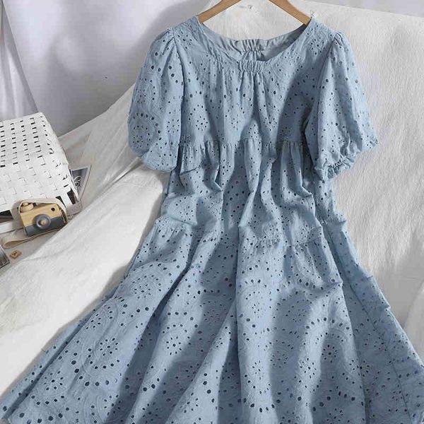 vintage blue/white/beige hollow out dress elegant o-neck high waist short puff sleeve casual vestidos female fashion 210426, Black;gray
vintage blue/white/beige hollow out dress elegant o-neck high waist short puff sleeve casual vestidos female fashion 210426, Black;gray