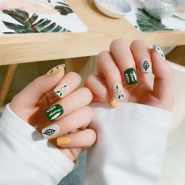 24pcs/box finished products short fruit green fake nails press on wearable design with flower and leaves pattern for girl decor1, Red;gold
24pcs/box finished products short fruit green fake nails press on wearable design with flower and leaves pattern for girl decor1, Red;gold