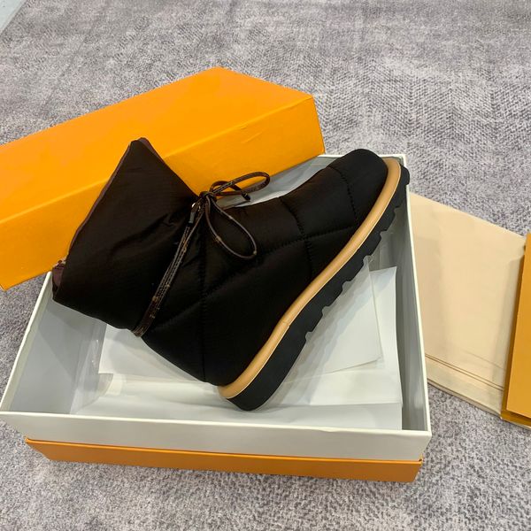 designer high-quality trendy women's lace-up short boots, fashionable and versatile, warm, comfortable , wear-resistant, size 35-40, Black
designer high-quality trendy women's lace-up short boots, fashionable and versatile, warm, comfortable , wear-resistant, size 35-40, Black