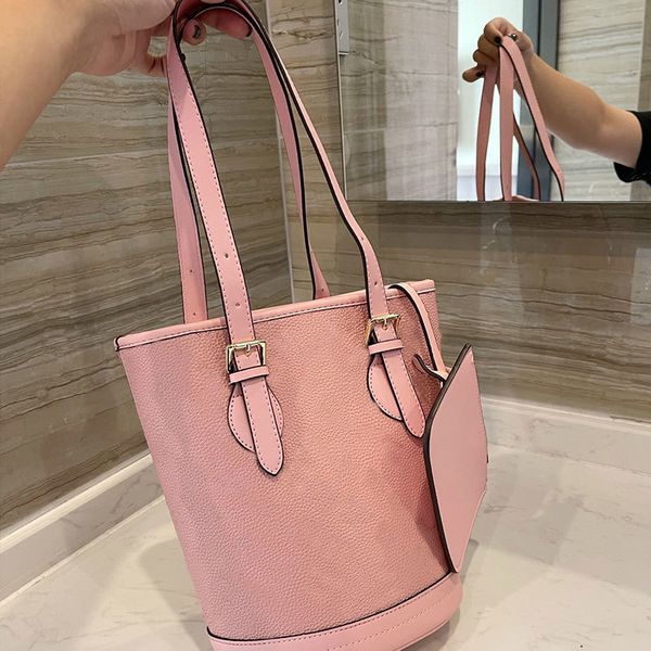 changing leathe bucket mother bag ladies old flower fabric crossbody bags quality handbag zipper closure microfiber lining
changing leathe bucket mother bag ladies old flower fabric crossbody bags quality handbag zipper closure microfiber lining