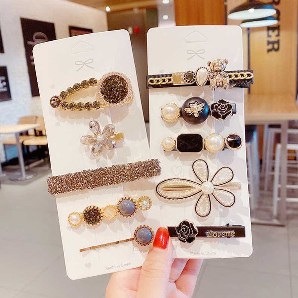 korean rhinestone hairpin five piece set pearl hairpin banger temperament girl side full of diamond hair accessories, Slivery;white
korean rhinestone hairpin five piece set pearl hairpin banger temperament girl side full of diamond hair accessories, Slivery;white