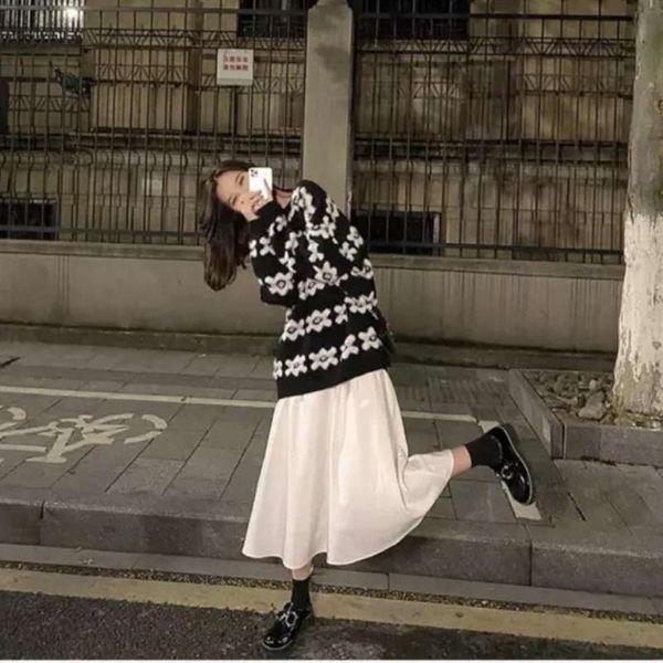 languid flower women's style autumn winter thickened loose long sleeve sweater sweaters, White;black
languid flower women's style autumn winter thickened loose long sleeve sweater sweaters, White;black