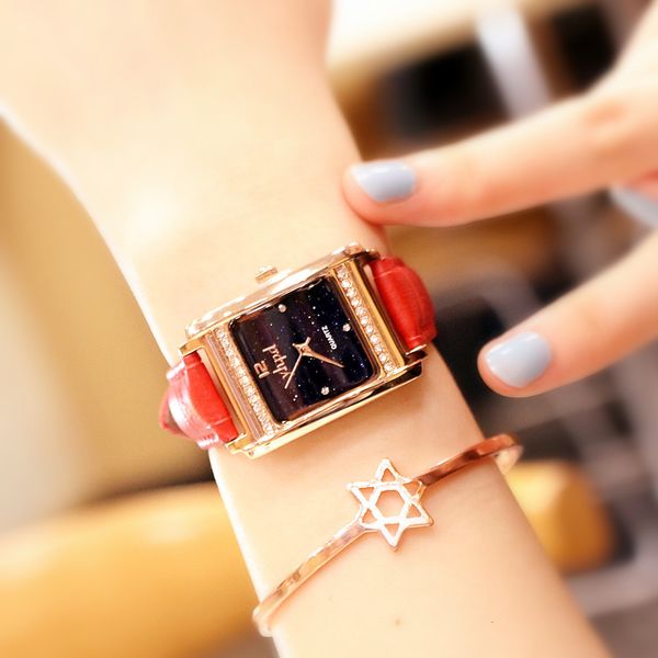 watch fashion 2021 women's square star face real belt quartz waterproof, Slivery;brown
watch fashion 2021 women's square star face real belt quartz waterproof, Slivery;brown