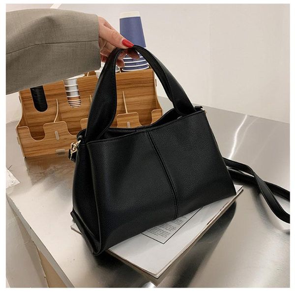 evening bags 2021 fashion shoulder women large capacity messenger splicing handbag underarm vintage sell casual
evening bags 2021 fashion shoulder women large capacity messenger splicing handbag underarm vintage sell casual