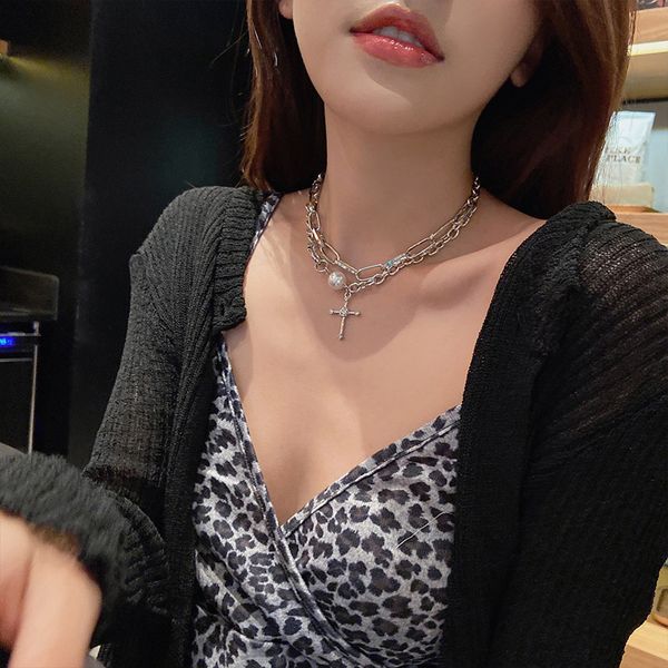 double layered diamond inlaid pearl cross pendant necklace fashion non mainstream fashion net red clavicle chain pendant female, Black
double layered diamond inlaid pearl cross pendant necklace fashion non mainstream fashion net red clavicle chain pendant female, Black