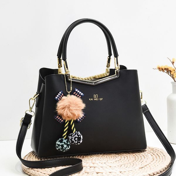 2021 versatile handbag women's leisure messenger bag simple large capacity
2021 versatile handbag women's leisure messenger bag simple large capacity