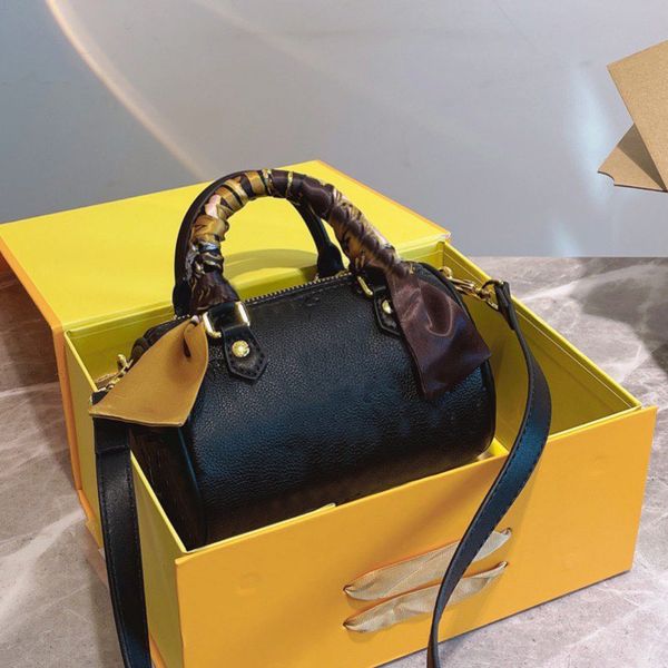 advanced embossed pillow bag women leather shoulder handbag classic old flower samll zipper wallet with silk scarf
advanced embossed pillow bag women leather shoulder handbag classic old flower samll zipper wallet with silk scarf