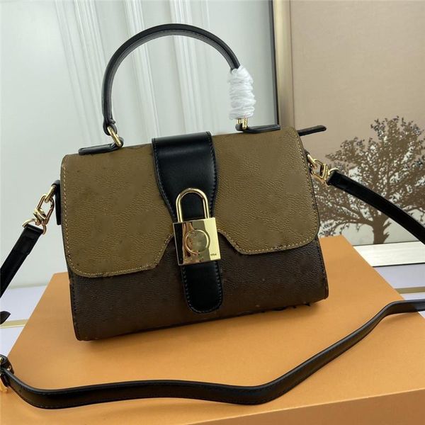 2021 genuine leather tote bb shoulder crossbody hand bag locky brown size:24*17*11 v-070
2021 genuine leather tote bb shoulder crossbody hand bag locky brown size:24*17*11 v-070