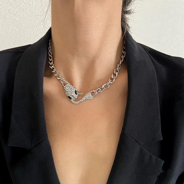 chokers luxury inlaid rhinestone snake-shaped clavicle chain for women hip hop choker necklaces jewelry statement collarbone neckband, Golden;silver
chokers luxury inlaid rhinestone snake-shaped clavicle chain for women hip hop choker necklaces jewelry statement collarbone neckband, Golden;silver