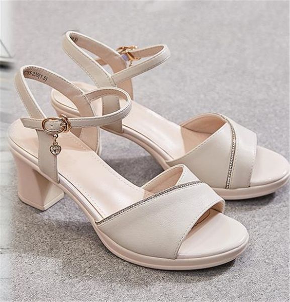 chunky heel sandals with a single strap buckle for summer fish mouth open toe fashion, Black
chunky heel sandals with a single strap buckle for summer fish mouth open toe fashion, Black