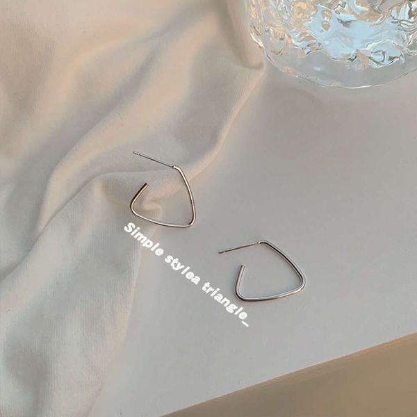 round face thin simple niche design women's advanced earrings new fashion in 2021, Black
round face thin simple niche design women's advanced earrings new fashion in 2021, Black