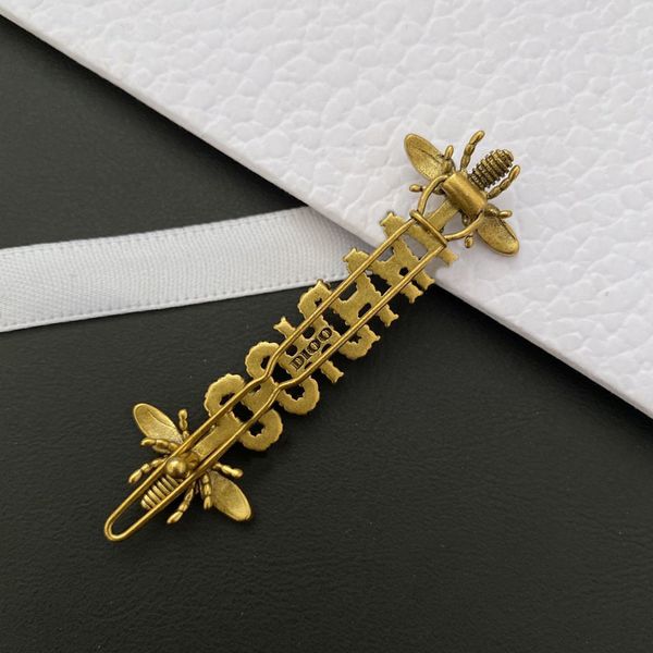clip d family letter inlaid with diamond hairpin, golden fork, fashionable and versatile headdress, hairpin fashion, Golden;silver
clip d family letter inlaid with diamond hairpin, golden fork, fashionable and versatile headdress, hairpin fashion, Golden;silver