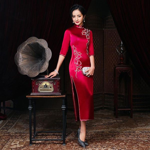 mother in law wedding dress noble wine red foreign style bride xi qipao autumn ethnic clothing
mother in law wedding dress noble wine red foreign style bride xi qipao autumn ethnic clothing